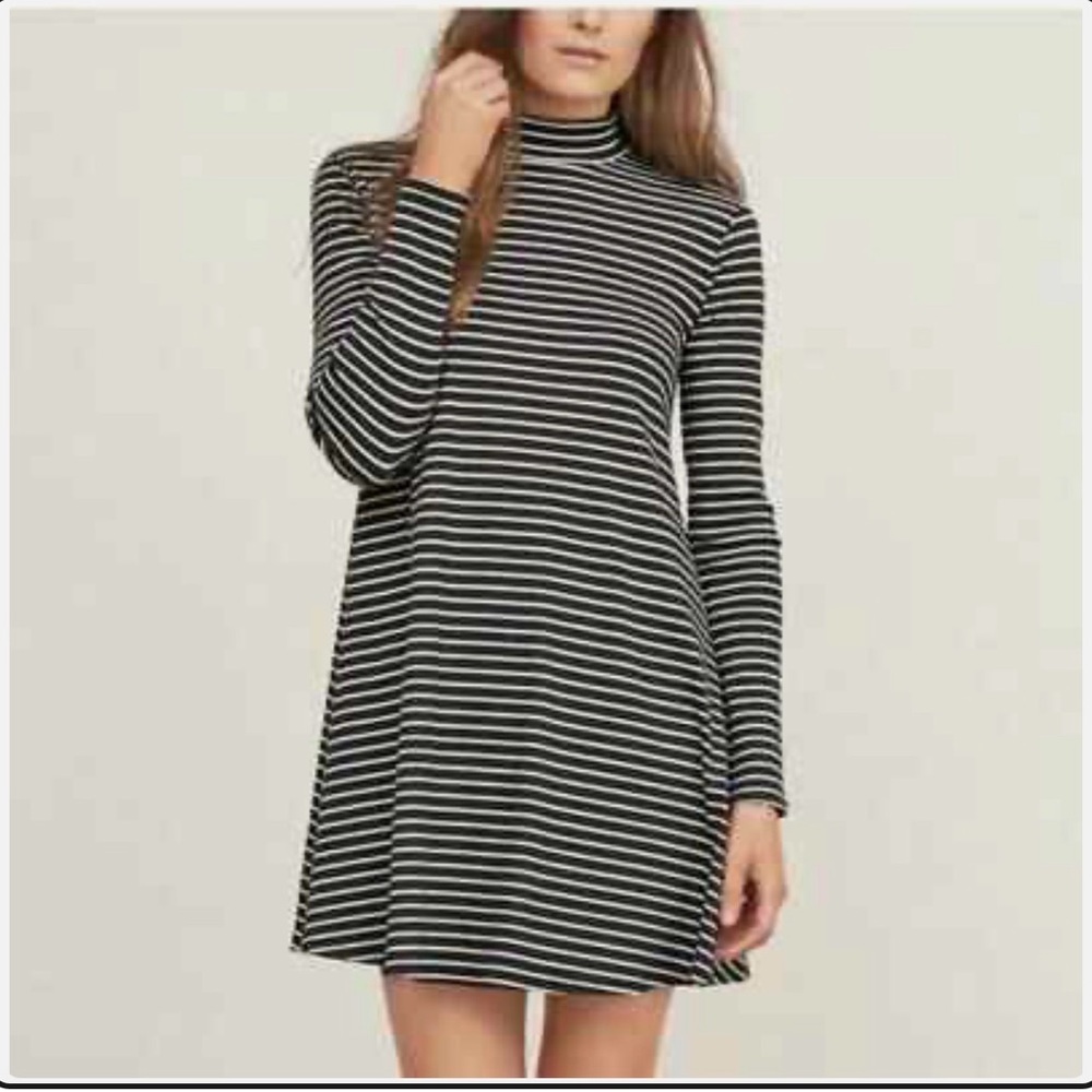 Abercrombie & Fitch Navy and White Striped Top